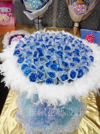 美好!!愛戀著妳!!藍色玫瑰花束彰化花店提供免費外送服務