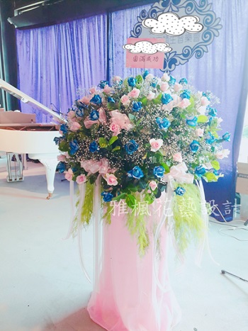 台灣藍色玫瑰花A級，台灣粉色玫瑰花(演奏會發表會，重要表演場合音樂會，開幕，結婚喜慶，任何場合都適合喔! !)