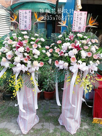 國姓花店追思高架花籃，信義花店