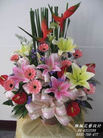 台中霧峰區花店_表演展覽桌花台中烏日區花店