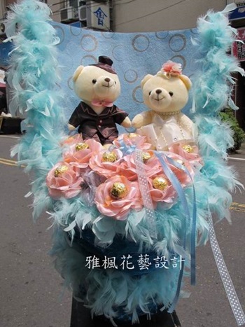 東勢花店巧克力娃娃花束，台西花店