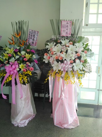 南投花店，草屯花店，公司送客戶喪事花柱名間花店