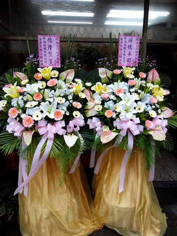 南投仁愛花店，喪事羅馬花柱雅楓花店