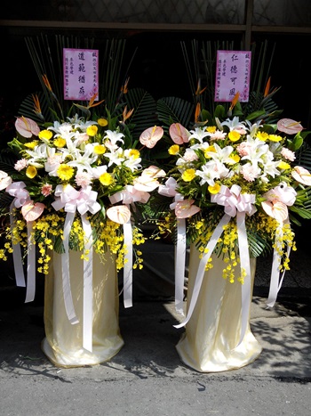 南投名間殯儀館附近0920-768477竹塘花店，社頭花店